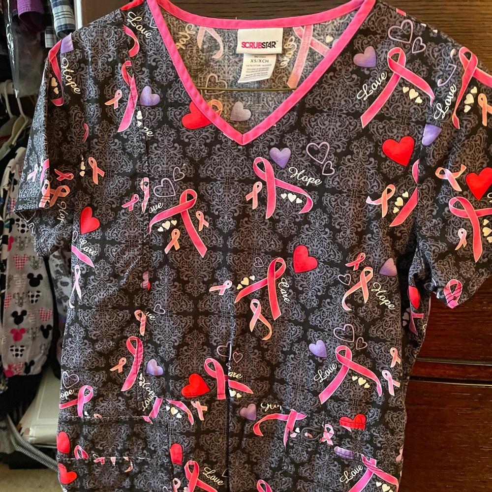 XS scrub top